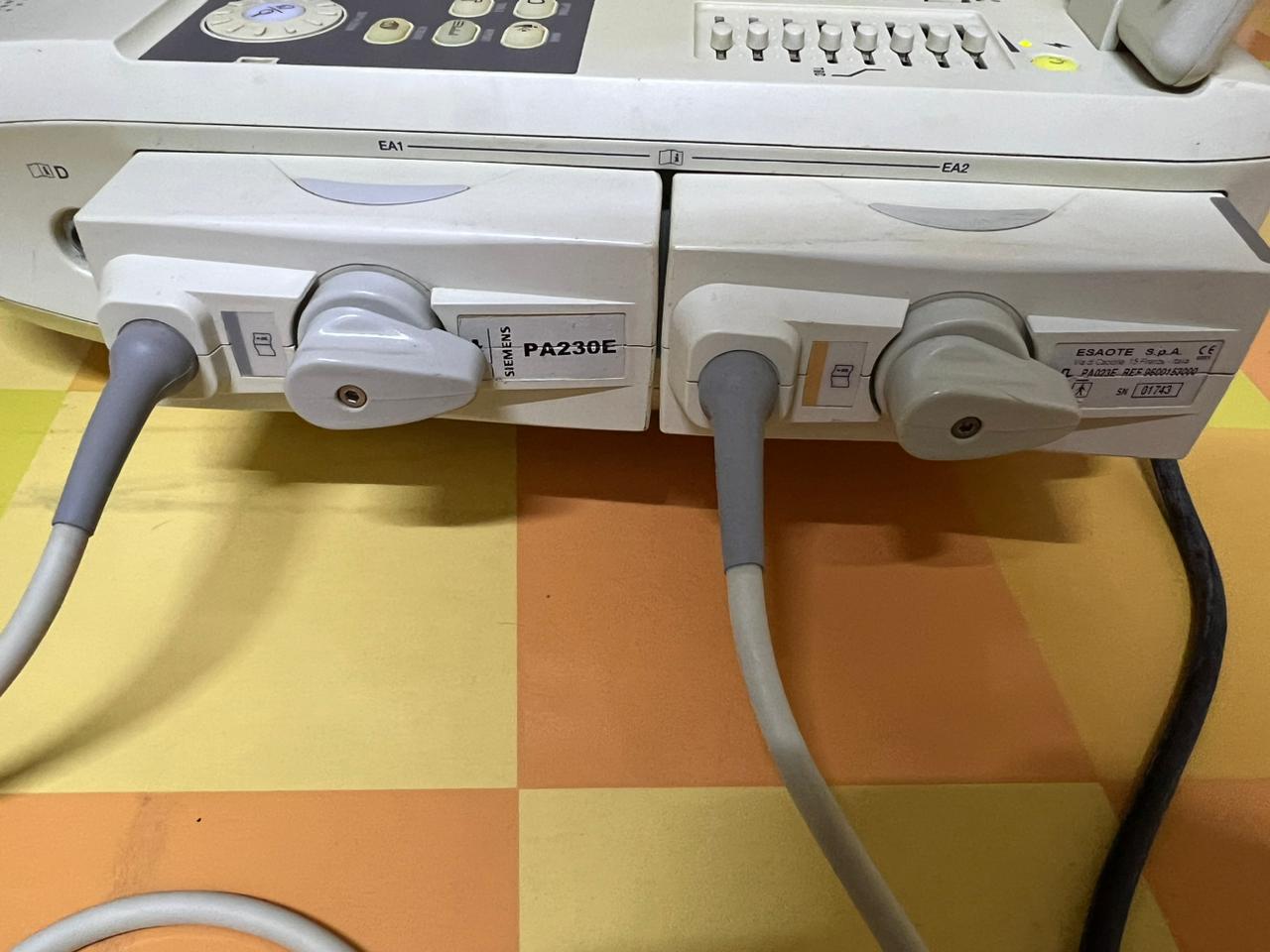 Siemens Acuson P300 portable echo color doppler ultraosund with
adult cardiac probe