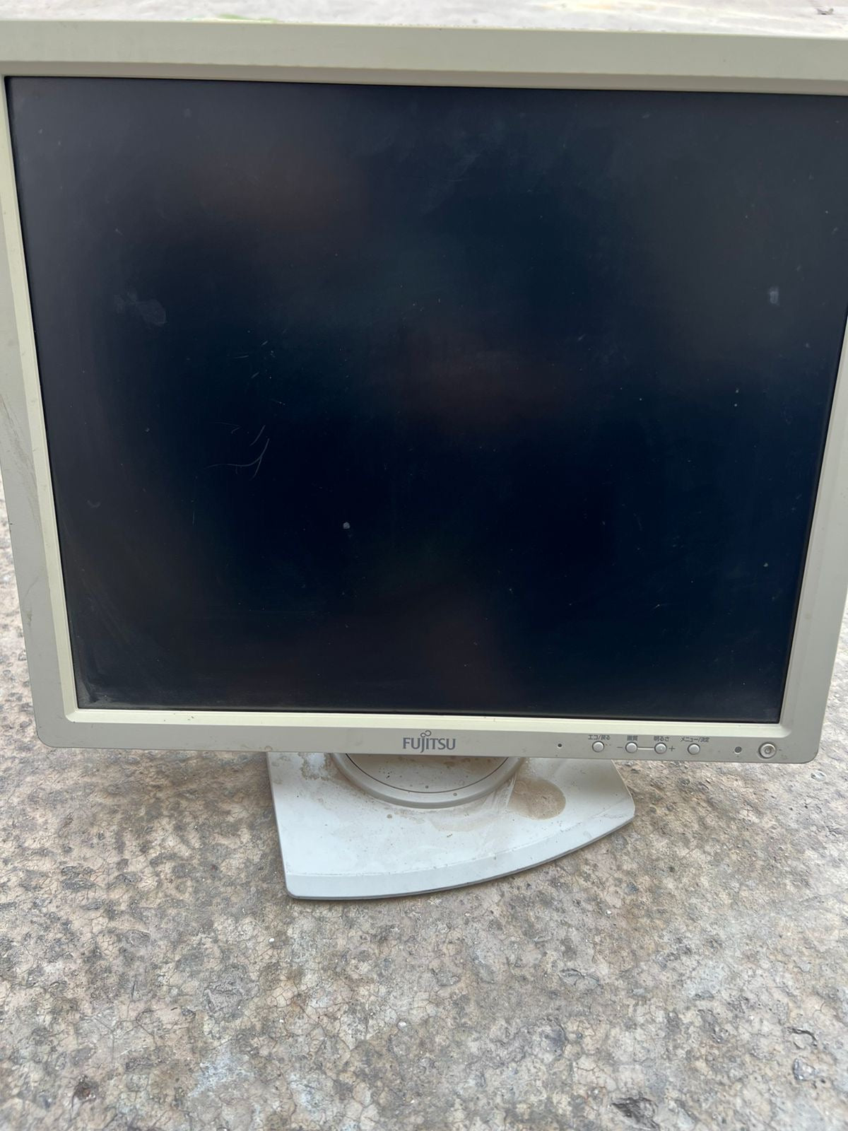 ..FUjITSU LCD Moniter