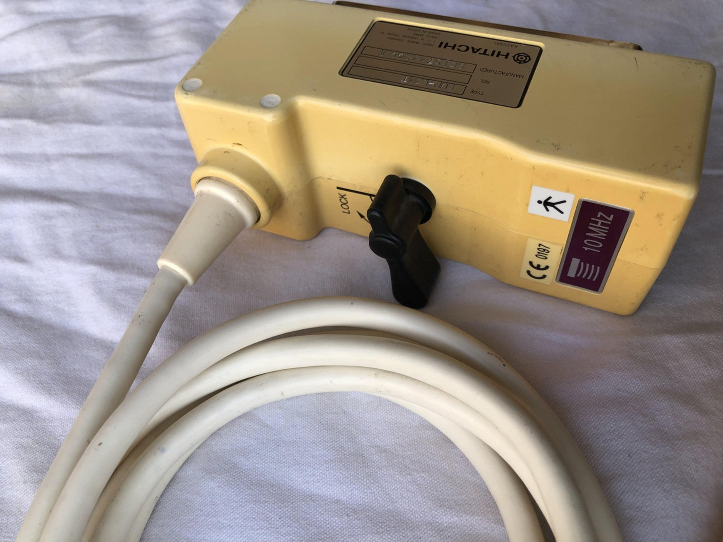 ..Hitachi 10MHz linear probe - Japan Medical Company LTD