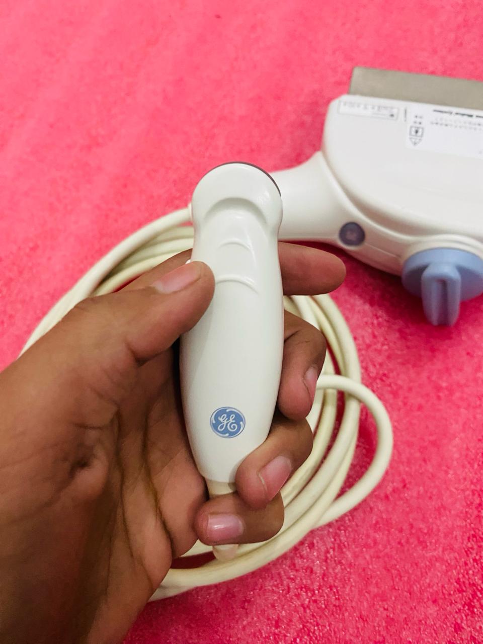 ..GE 8C micro convex array ultrasound transducer. Checked