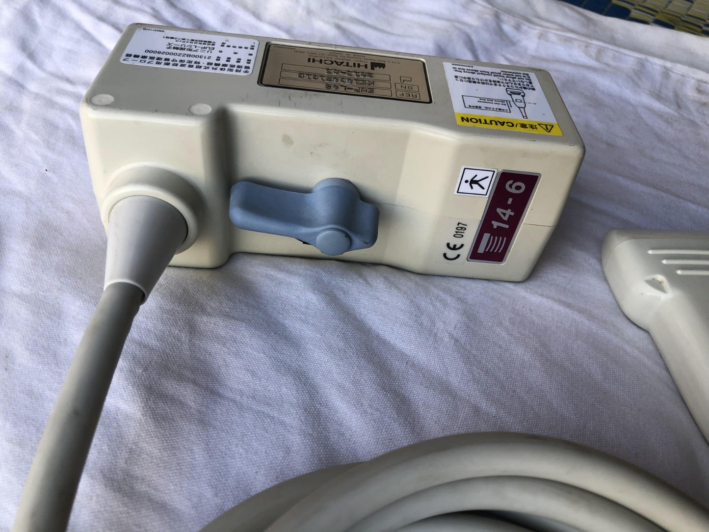 ..Hitachi 14-6 linear probe - Japan Medical Company LTD