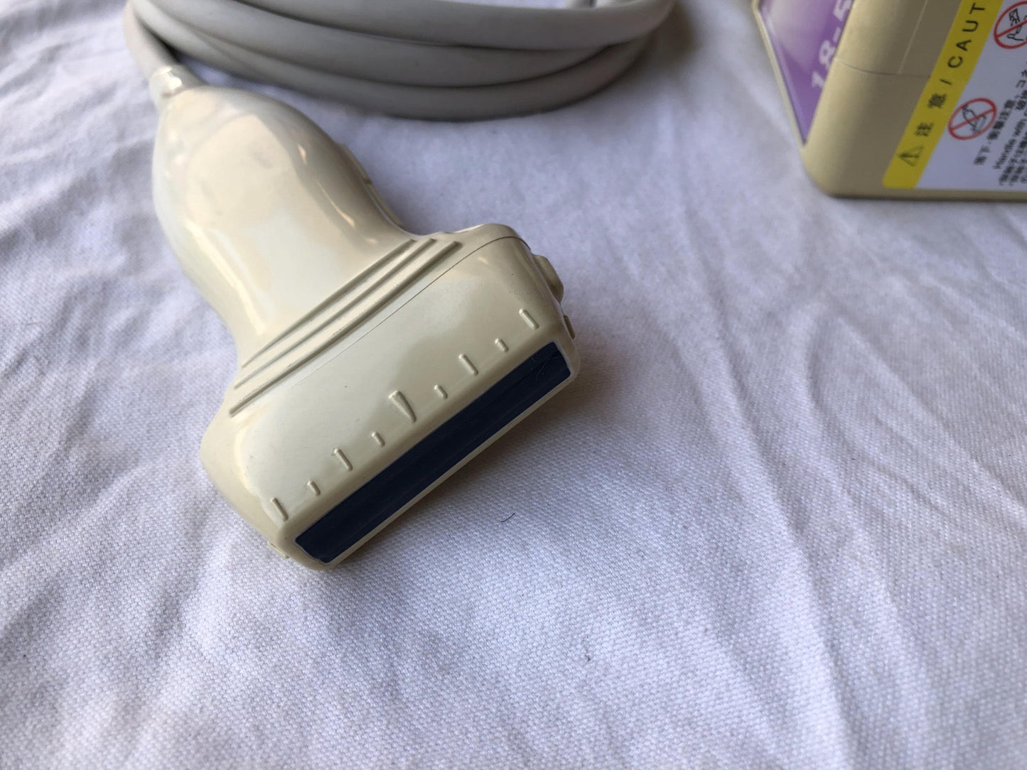 ..Hitachi 18-5 linear probe - Japan Medical Company LTD