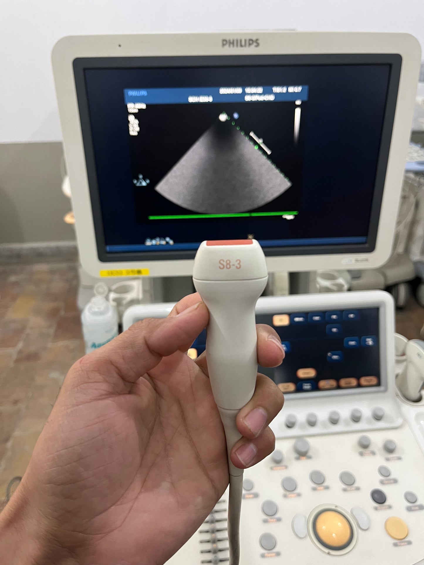 Phillips IE33 Dedicated Echocardiography - Japan Medical Company LTD