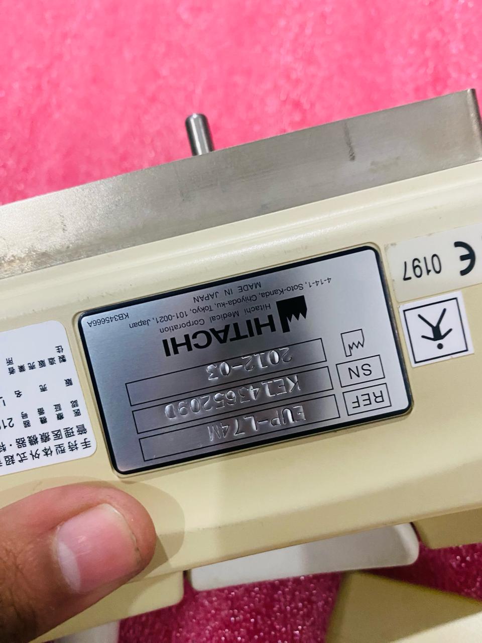 ..Hitachi EUP-L74M linear probe Uc