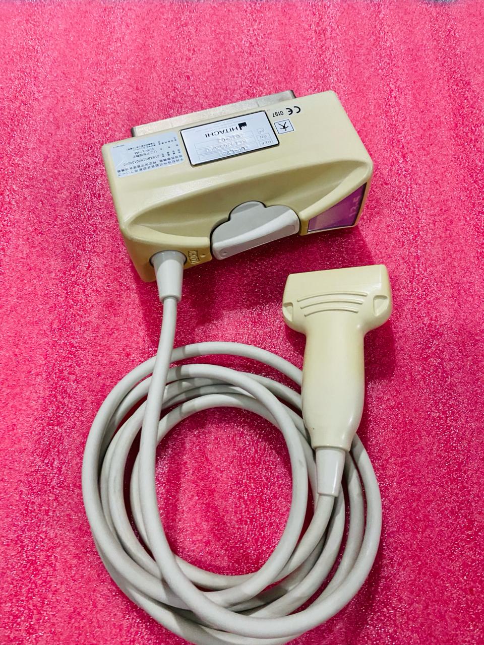 ..Hitachi EUP-L74M linear probe Uc