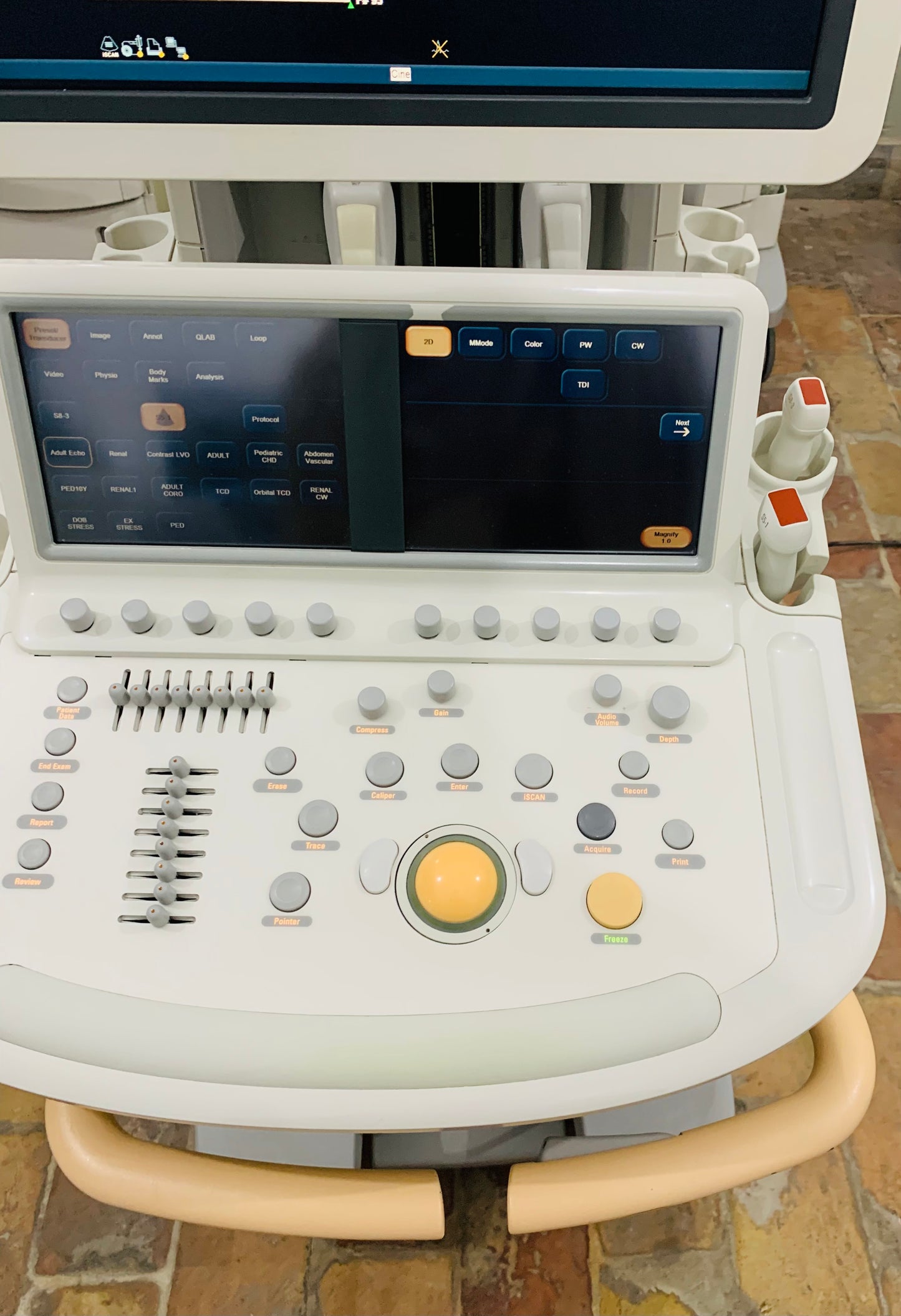 Philips IE 33 Ultrasound Machine