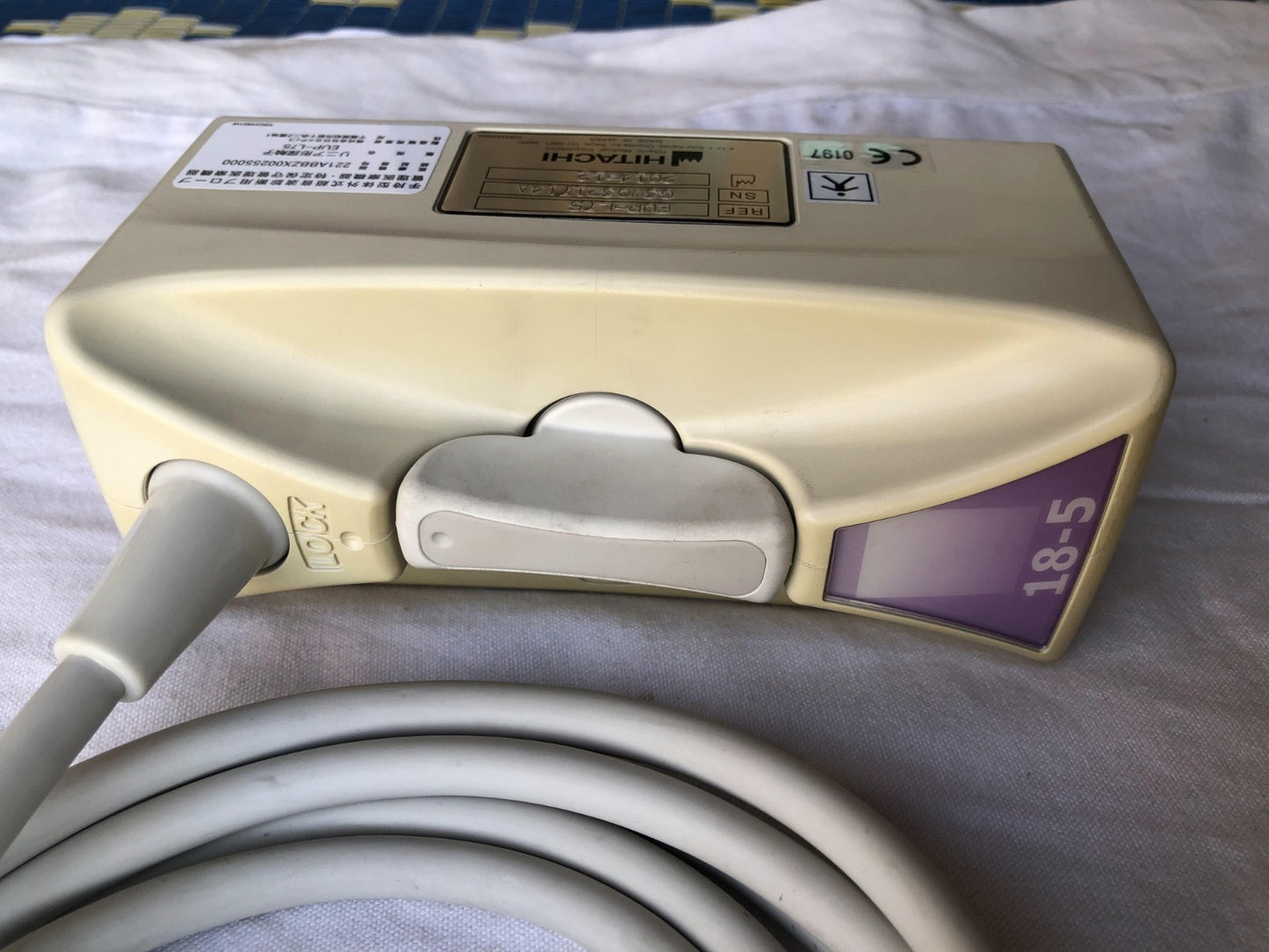..Hitachi 18-5 linear probe - Japan Medical Company LTD