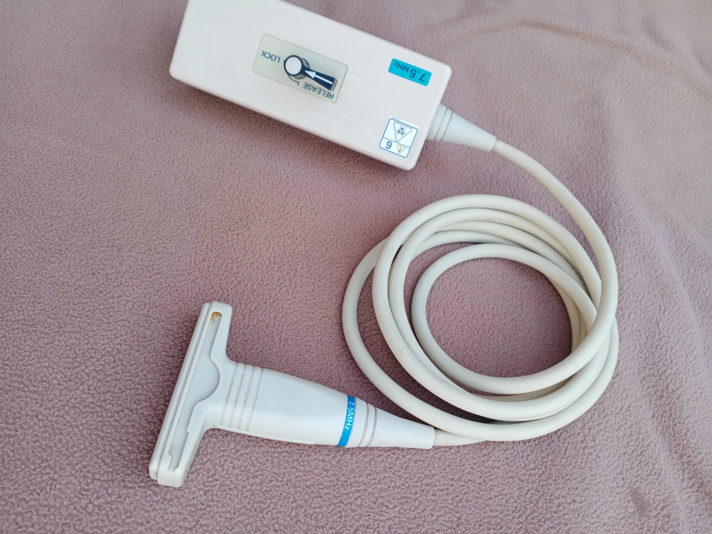 ..Aloka UST-575-7.5 linear vascular probe - Japan Medical Company LTD