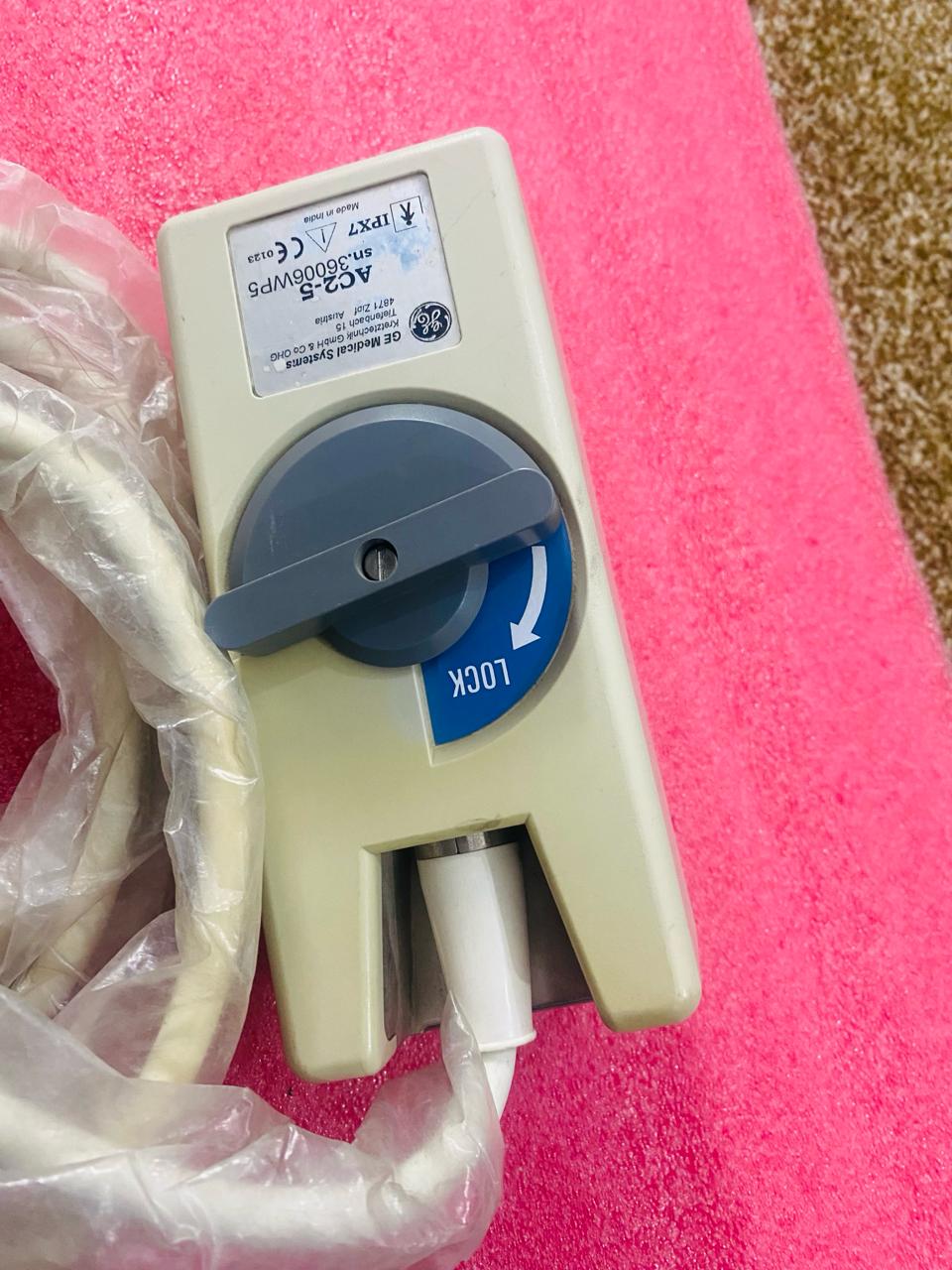 ..GE AC2-5 convex probe. UC