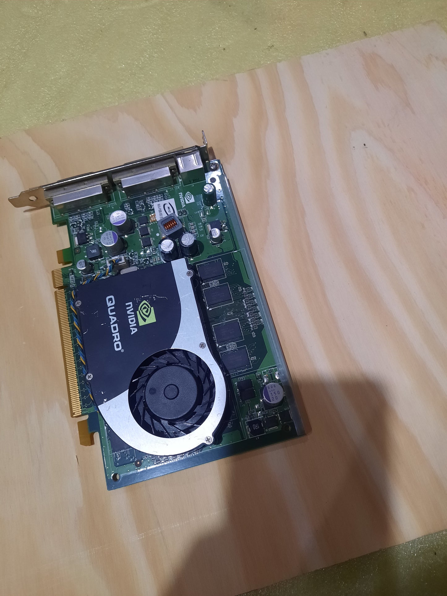 Hitachi Eub 6500.VGA Card/ Graphic Card