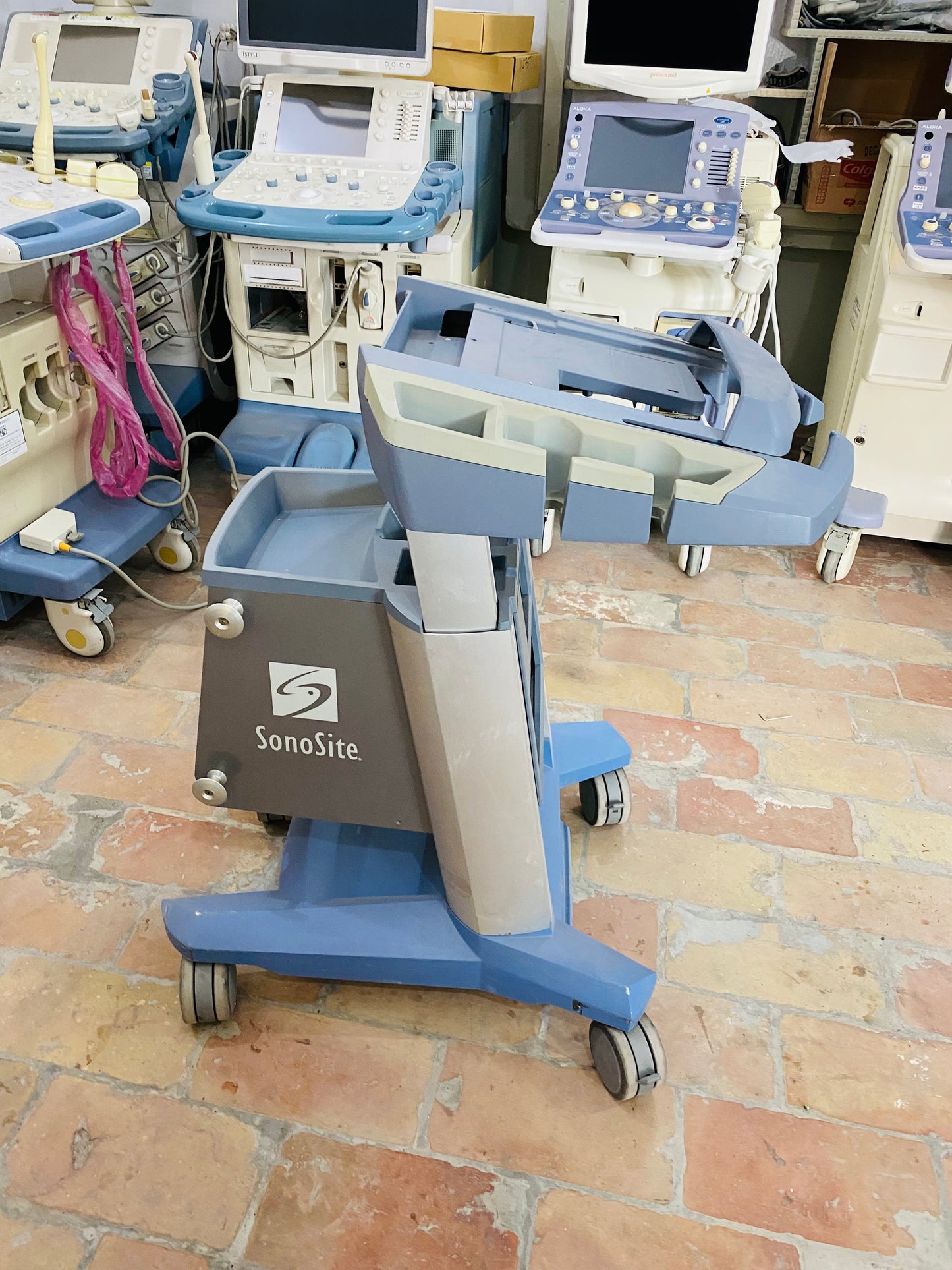 ..Sonosite Titan trolley