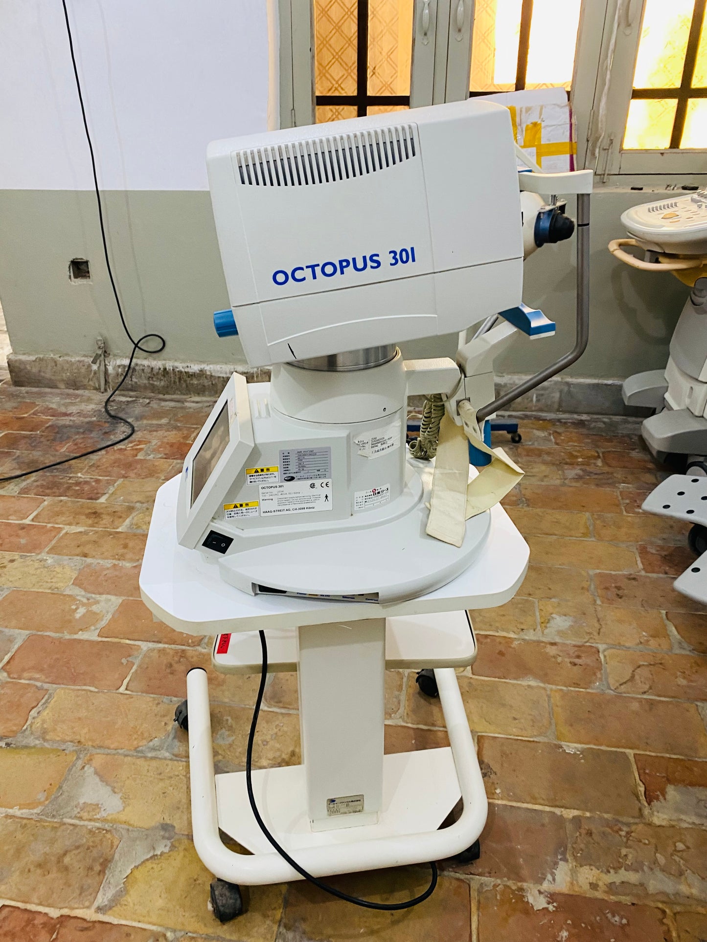 ..Haag Streit Perimetry Octopus 300 Ophthalmic Products