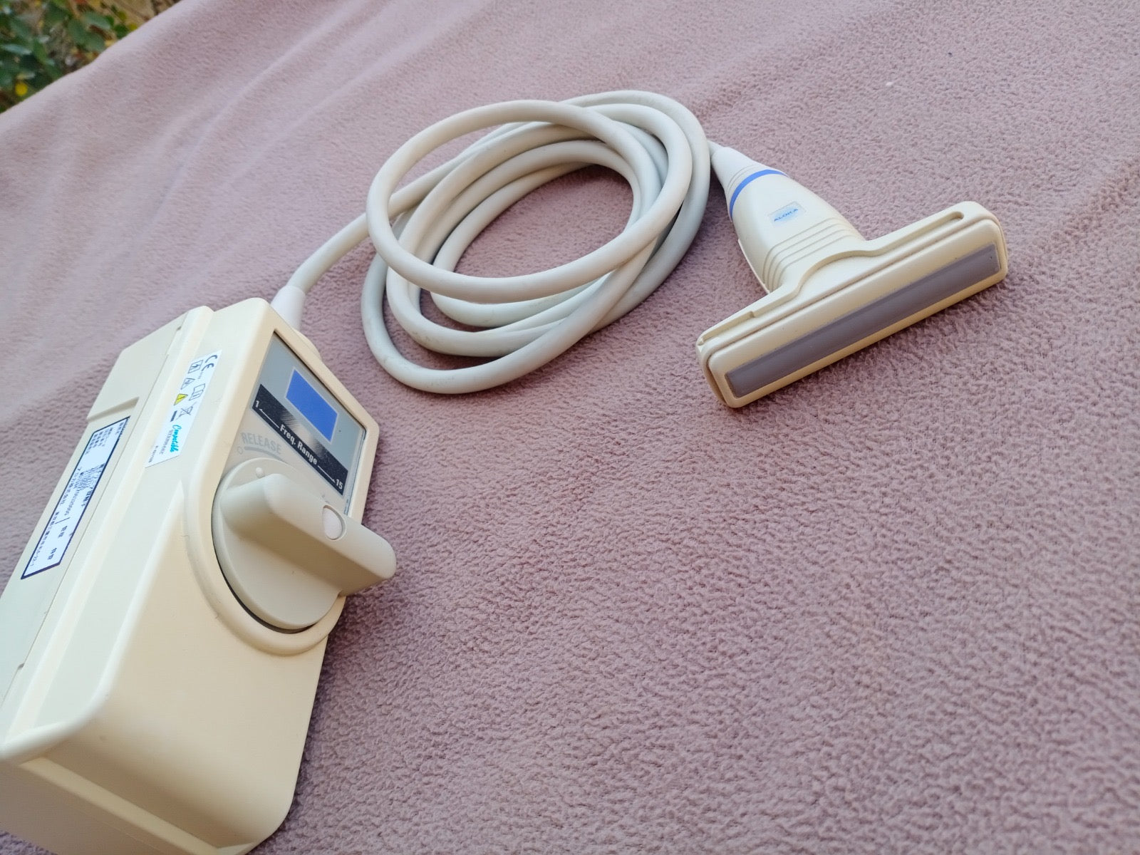 ..Hitachi UST-5712 linear vascular probe - Japan Medical Company LTD