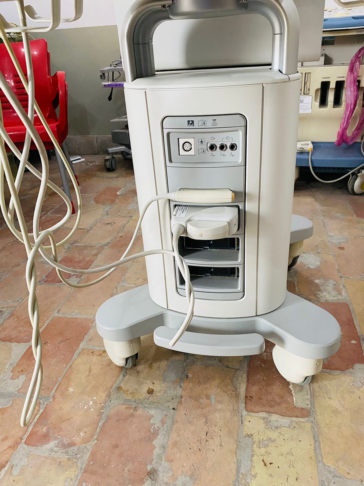 Philips HD15 with convex linear probe mfg 2013, Also can sell its parts, probes