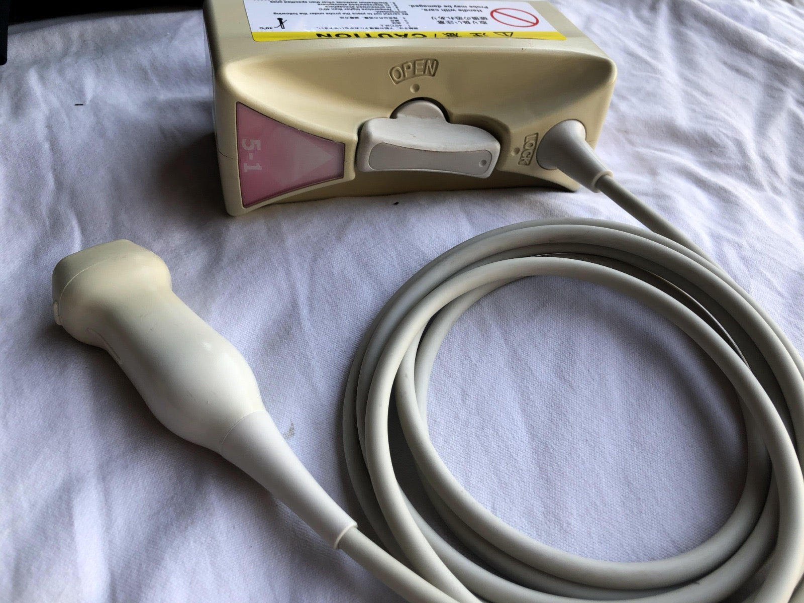 ..Hitachi 5-1MHz Cardiac probe - Japan Medical Company LTD