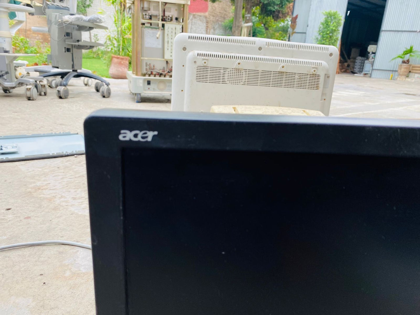 ..Acer LCD