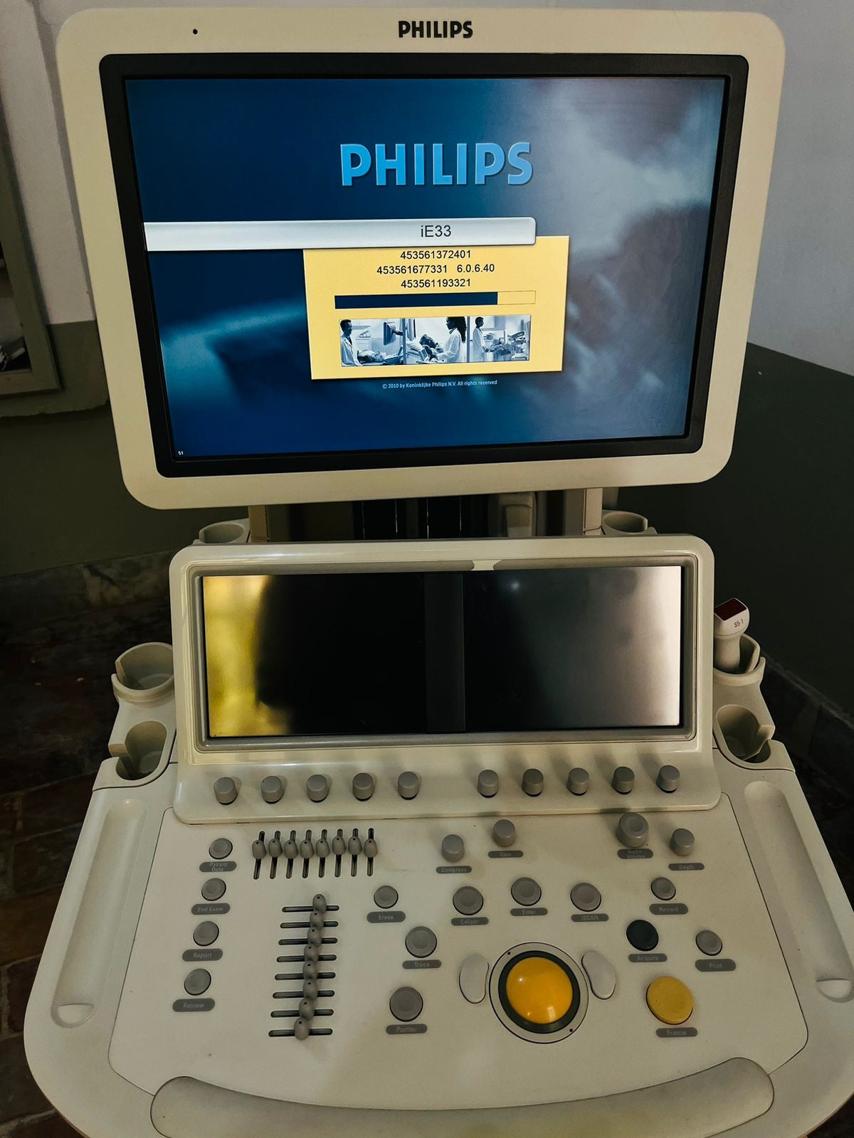 Philips ie33 with adult cardiac probe