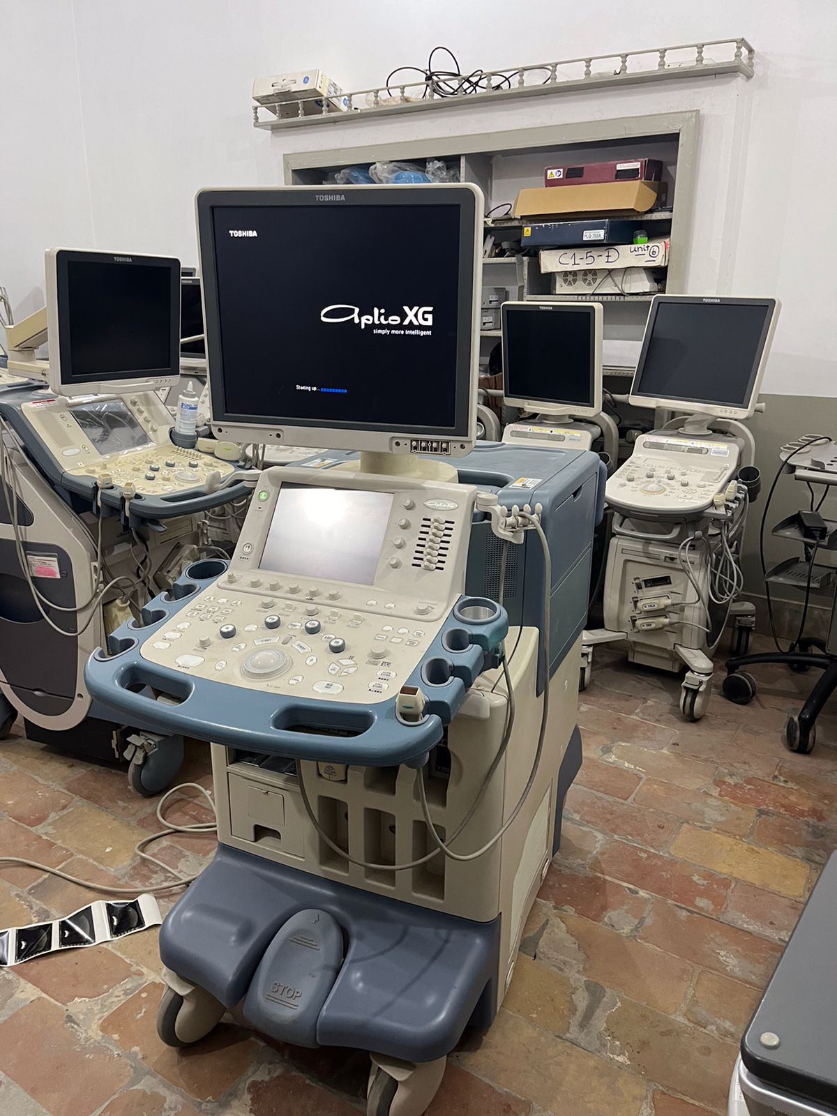 Toshiba Aplio XG Ultrasound machine with adult cardiac probe