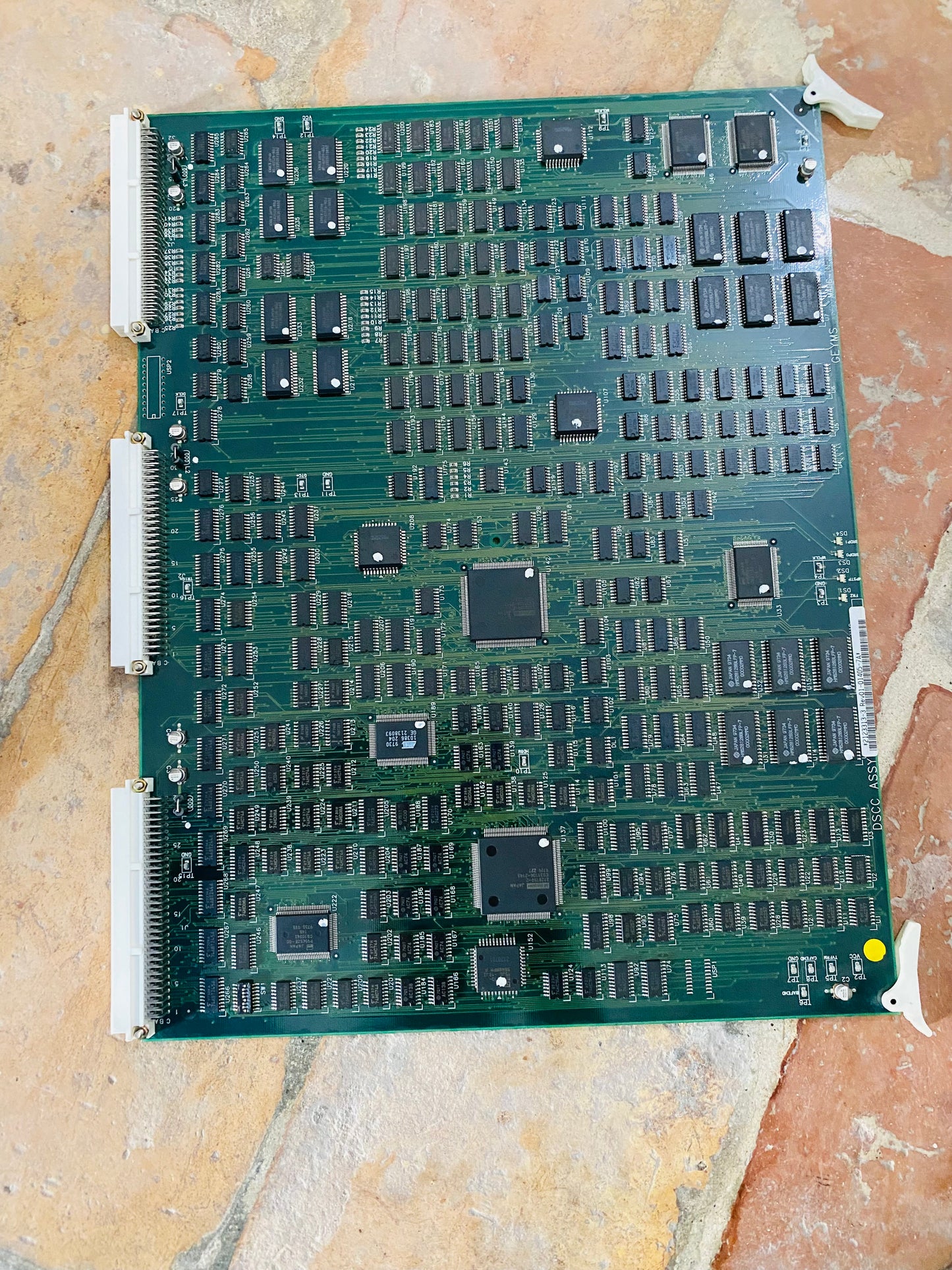 ..GE Logic 400 DSCC board