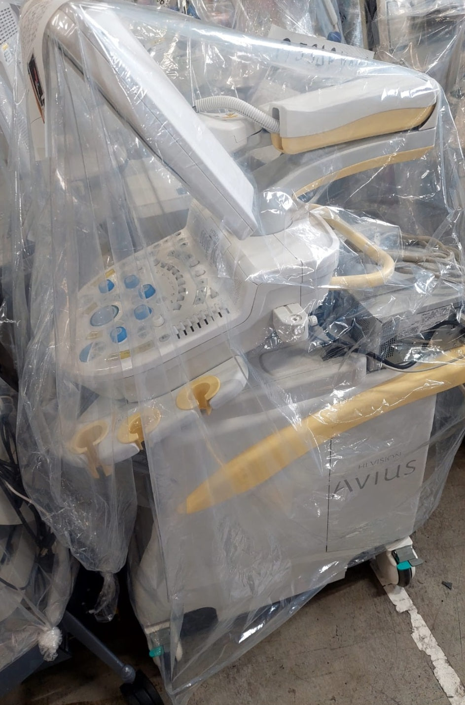 Hitachi Avius with convex linear and TV probes - Japan Medical Company LTD