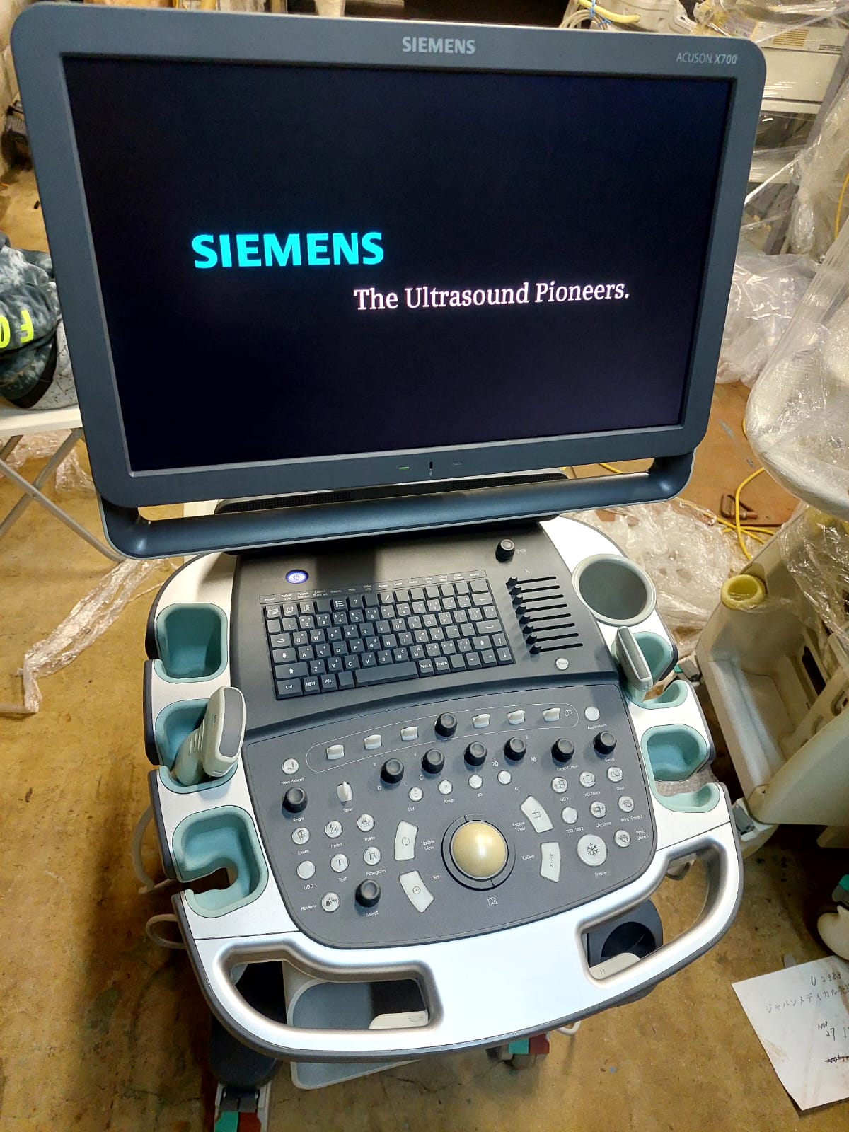 Siemens Acuson X700 with convex And Linear Probes - Japan Medical Company LTD