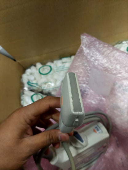 Toshiba Aplio 300 with convex linear probes. ( PVT-375BT, PLT-805AT) - Japan Medical Company LTD