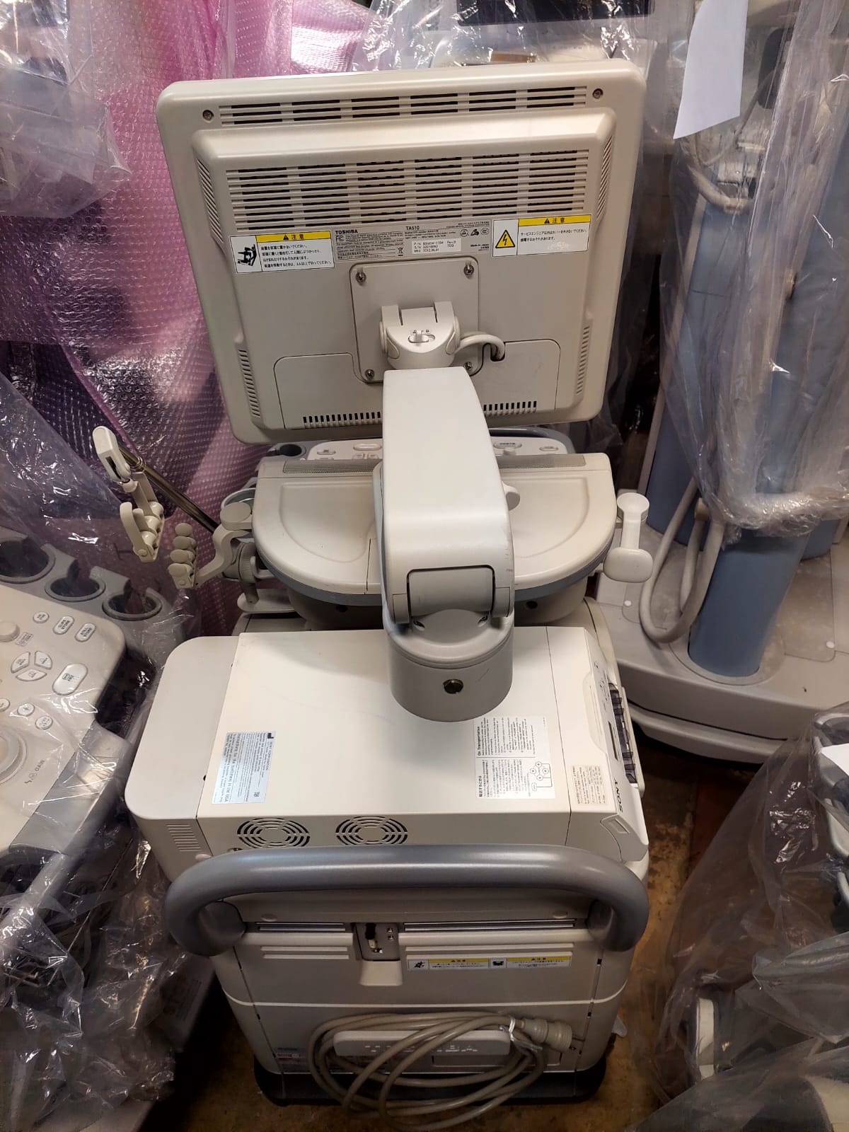 Toshiba Aplio 300 with convex linear probes. ( PVT-375BT, PLT-805AT) - Japan Medical Company LTD