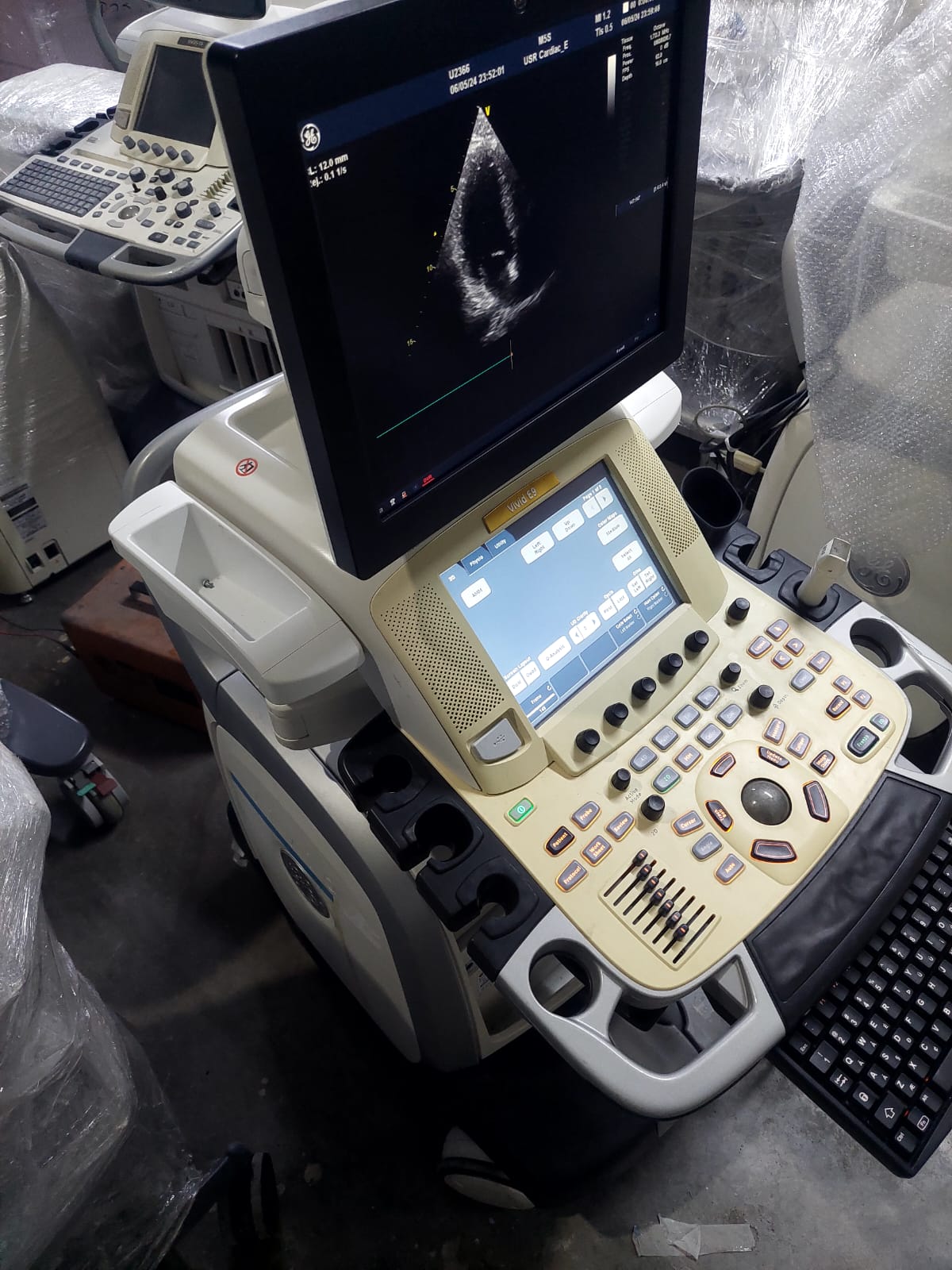 GE vivid E9 YOM:09-2012 - Japan Medical Company LTD